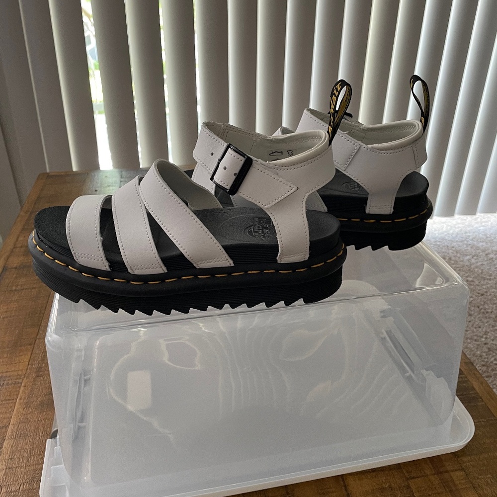 Doc Martens BLAIRE HYDRO LEATHER STRAP SANDALS NEW WITHOUT TAGS
